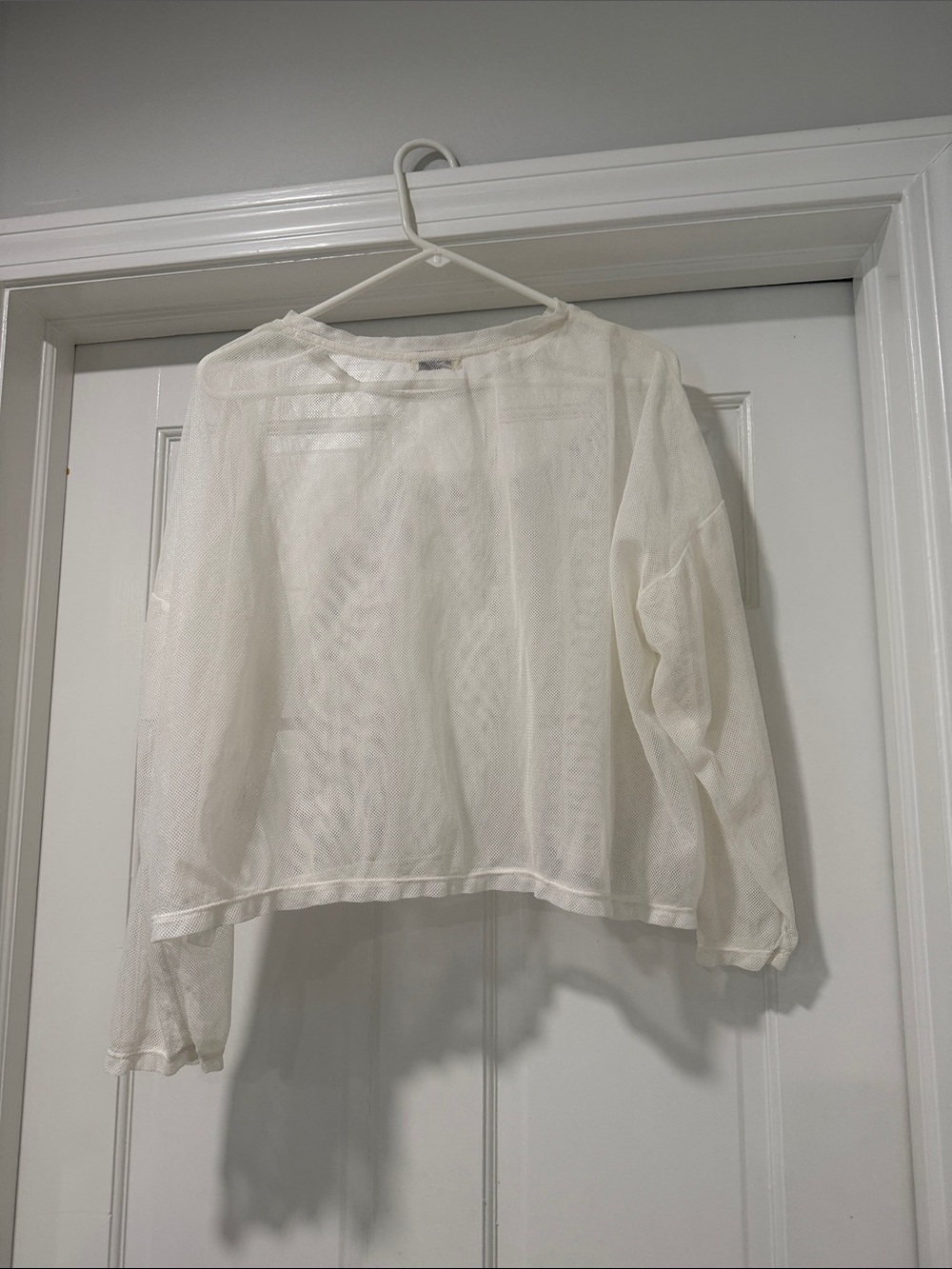 KRISTA LARSON Lightweight White Long-Sleeve Mesh Top - Picture 2 of 8